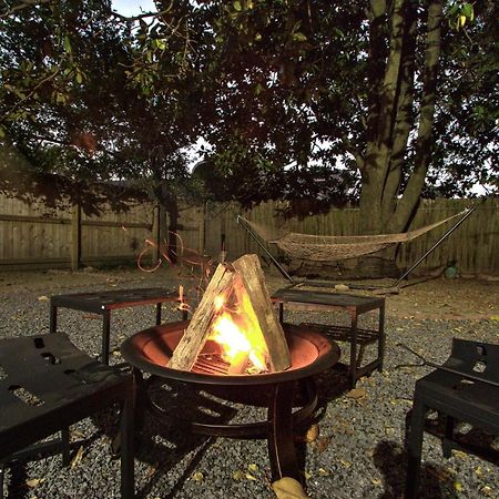 Spacious Bungalow With 6 Beds, Games, And Fire Pit - Close To Beale Street, Bbq, Graceland, & Liberty Bowl เมมฟิส ภายนอก รูปภาพ