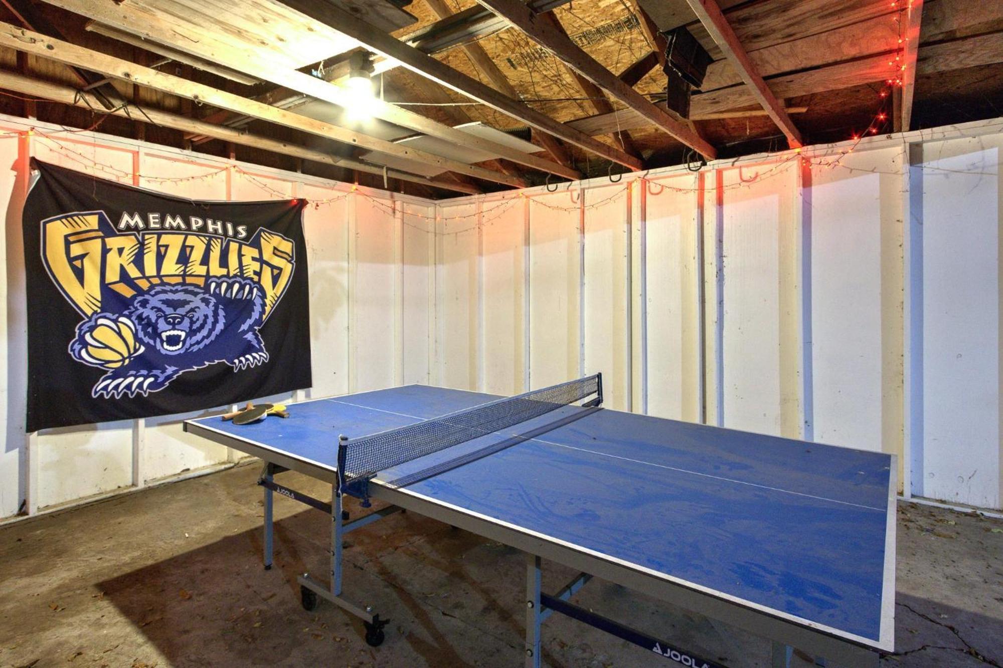 Spacious Bungalow With 6 Beds, Games, And Fire Pit - Close To Beale Street, Bbq, Graceland, & Liberty Bowl เมมฟิส ภายนอก รูปภาพ